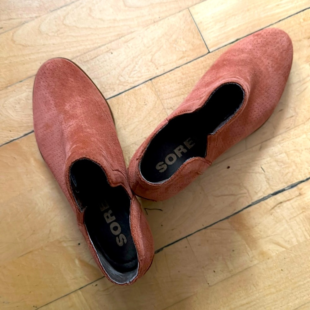SOREL Cate Chelsea Suede boots size 7